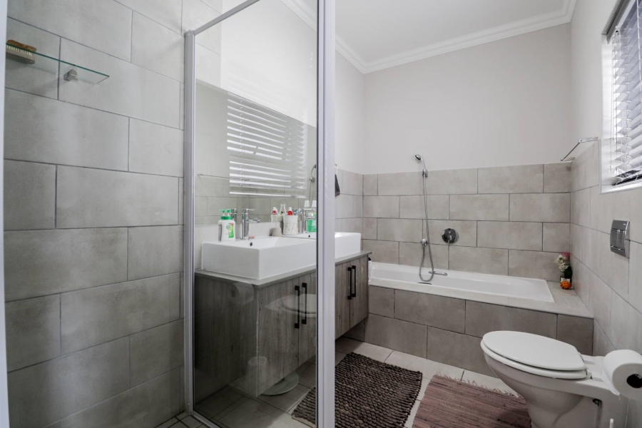 To Let 3 Bedroom Property for Rent in Seemeeu Park Western Cape